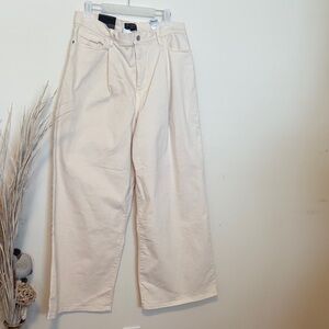 NWT Banana Republic Cream Wide Leg Jean